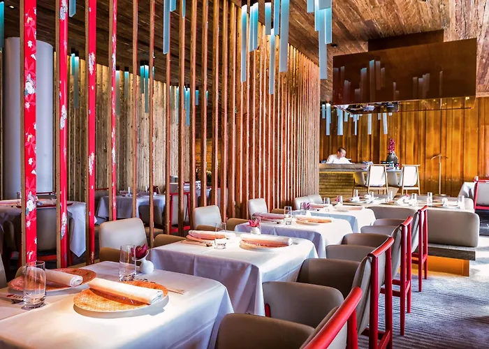 מלון The Alpina 5*